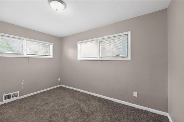 11217 PALMER Avenue, Kansas City, MO 64134