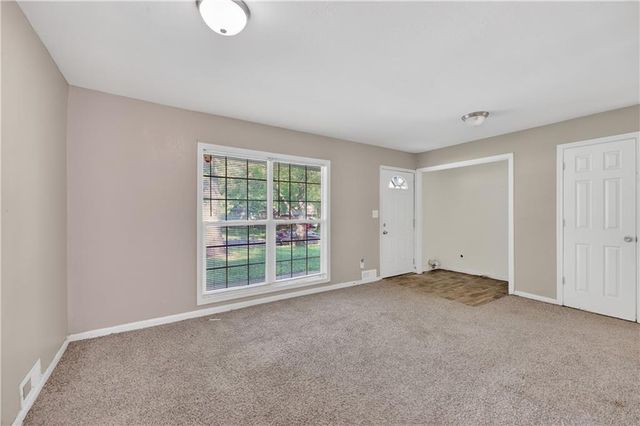 11217 PALMER Avenue, Kansas City, MO 64134