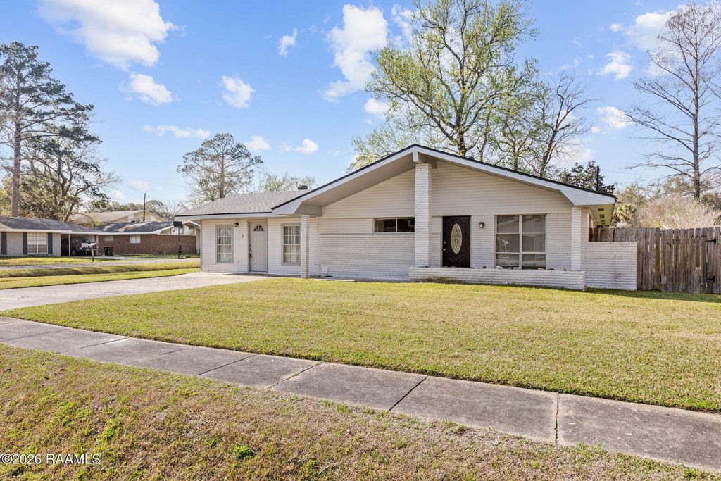 308 Newcastle Drive, Lafayette, LA 70503