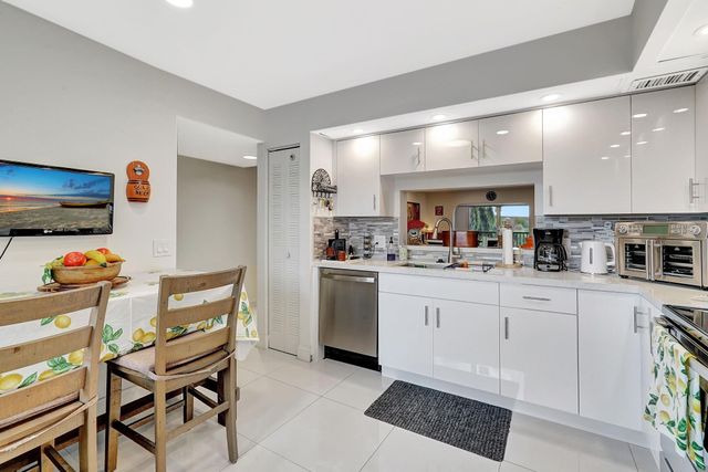 1401 SW 128th Ter 406H, Pembroke Pines, FL 33027