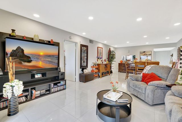 1401 SW 128th Ter 406H, Pembroke Pines, FL 33027