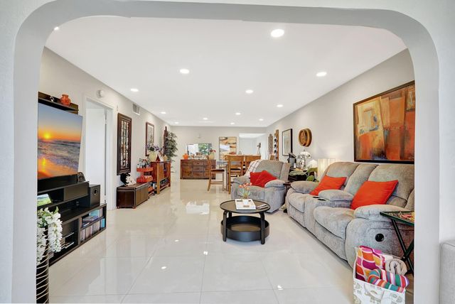 1401 SW 128th Ter 406H, Pembroke Pines, FL 33027