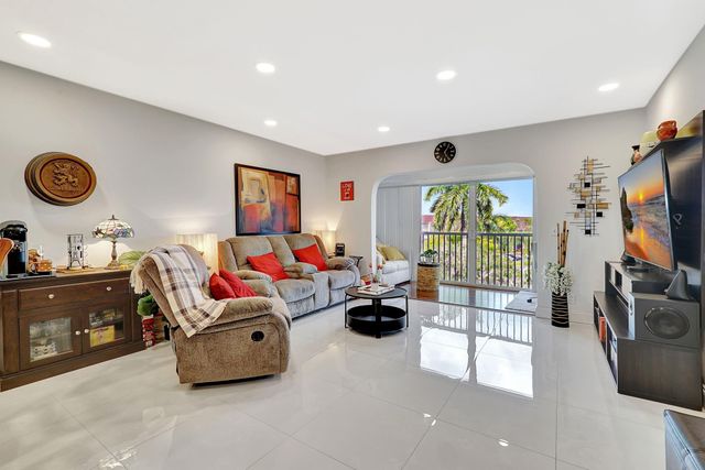 1401 SW 128th Ter 406H, Pembroke Pines, FL 33027