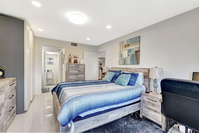 1401 SW 128th Ter 406H, Pembroke Pines, FL 33027