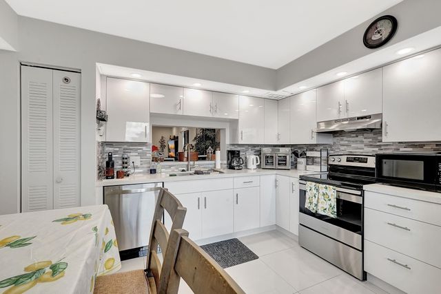 1401 SW 128th Ter 406H, Pembroke Pines, FL 33027