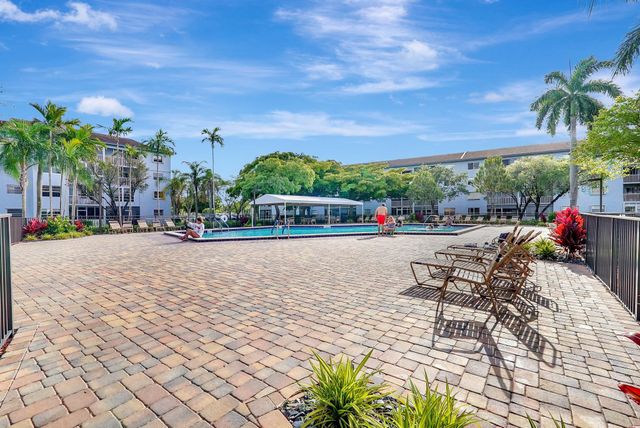 1401 SW 128th Ter 406H, Pembroke Pines, FL 33027