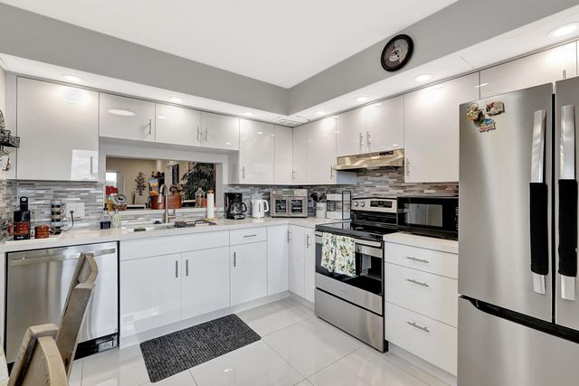 1401 SW 128th Ter 406H, Pembroke Pines, FL 33027