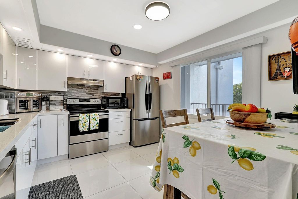 1401 SW 128th Ter 406H, Pembroke Pines, FL 33027