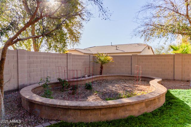 117 E BLUE LAGOON Drive, Casa Grande, AZ 85122
