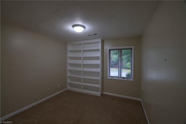 103 Briar Ridge Circle, Winston-salem, NC 27104