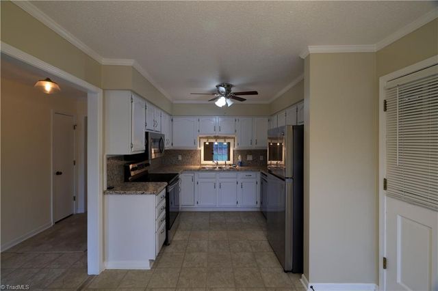 103 Briar Ridge Circle, Winston-salem, NC 27104