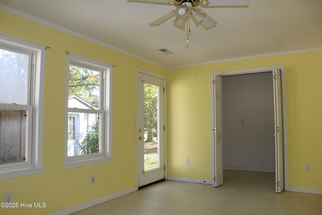 513 W Main Street, Beulaville, NC 28518