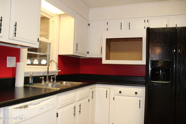 513 W Main Street, Beulaville, NC 28518