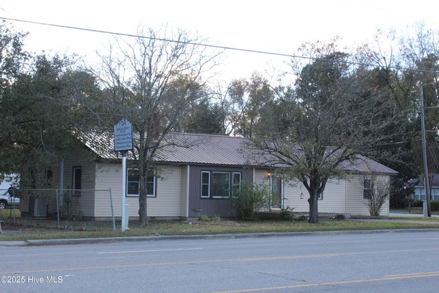 513 W Main Street, Beulaville, NC 28518