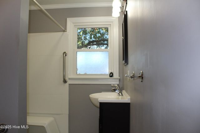 513 W Main Street, Beulaville, NC 28518