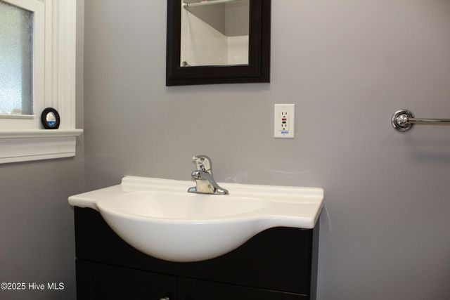 513 W Main Street, Beulaville, NC 28518