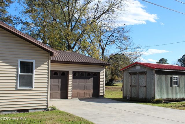 513 W Main Street, Beulaville, NC 28518