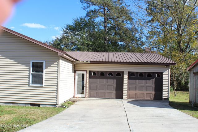 513 W Main Street, Beulaville, NC 28518