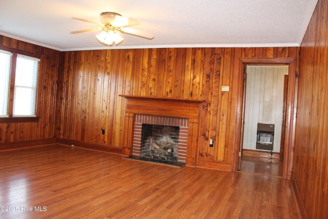 513 W Main Street, Beulaville, NC 28518