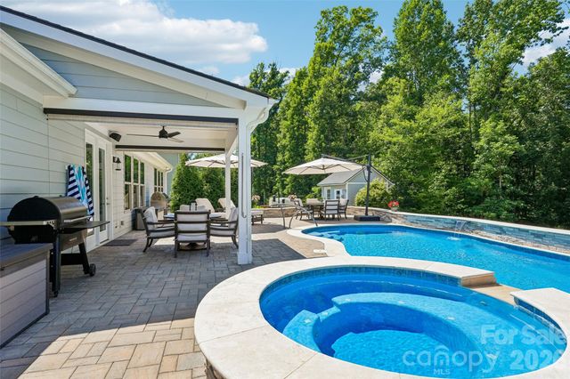 138 Campanile Drive, Mooresville, NC 28117