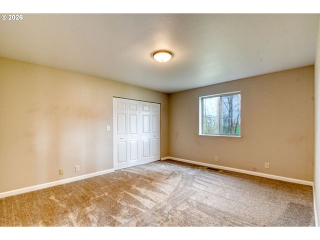 102 S WASHINGTON St, Weston, OR 97886