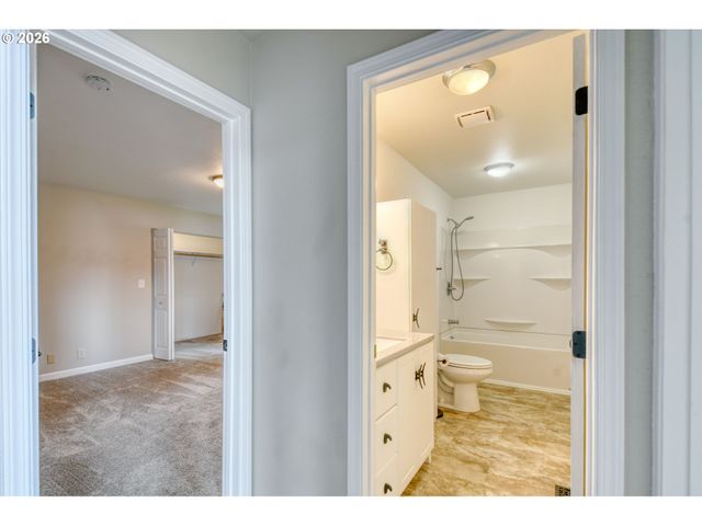 102 S WASHINGTON St, Weston, OR 97886