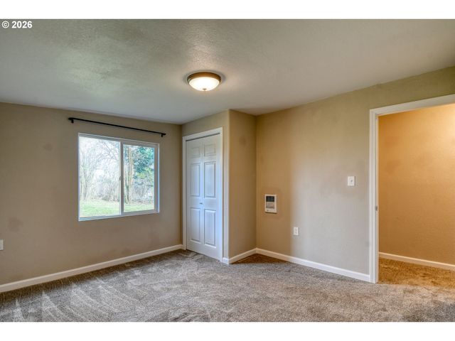 102 S WASHINGTON St, Weston, OR 97886