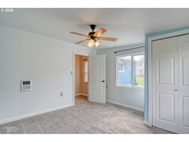 102 S WASHINGTON St, Weston, OR 97886