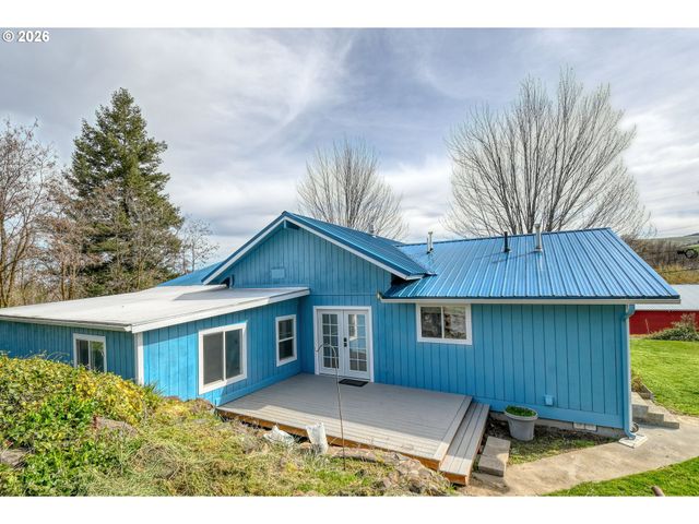 102 S WASHINGTON St, Weston, OR 97886