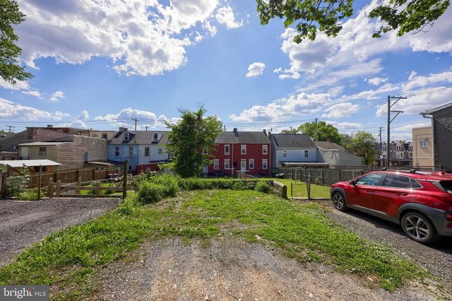 633 S QUEEN ST, Lancaster, PA 17603