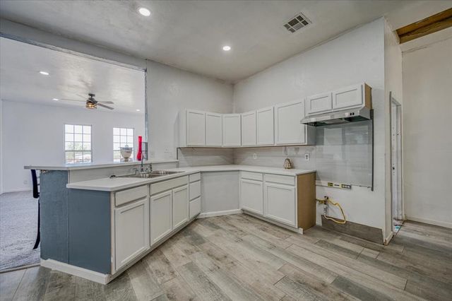 4040 Lynda Lane, Guthrie, OK 73044