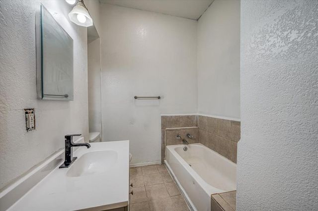 4040 Lynda Lane, Guthrie, OK 73044