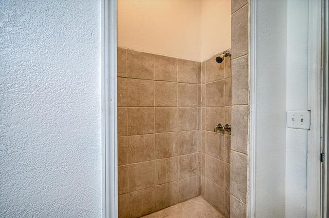 4040 Lynda Lane, Guthrie, OK 73044