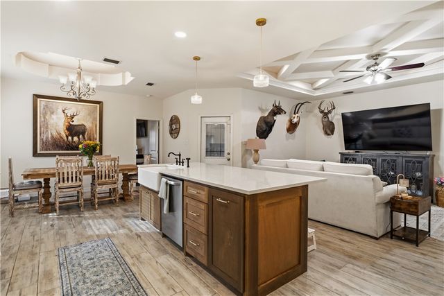 6913 Spring Wind, Corpus Christi, TX 78413