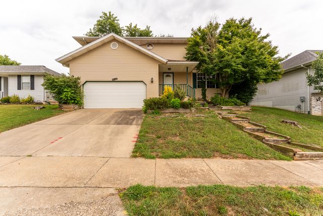 5562 South Burrows Avenue, Springfield, MO 65810