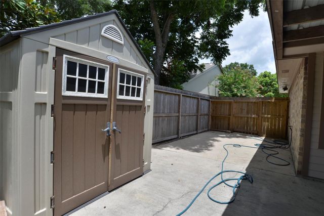 2797 Wood Hollow Drive, League City, TX 77573