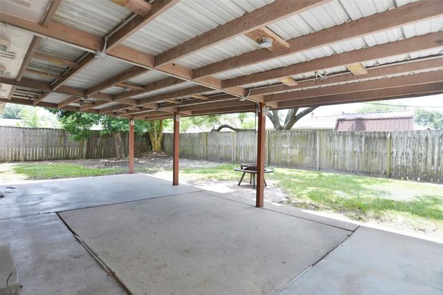 2797 Wood Hollow Drive, League City, TX 77573