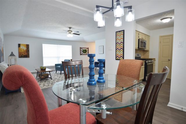 2797 Wood Hollow Drive, League City, TX 77573
