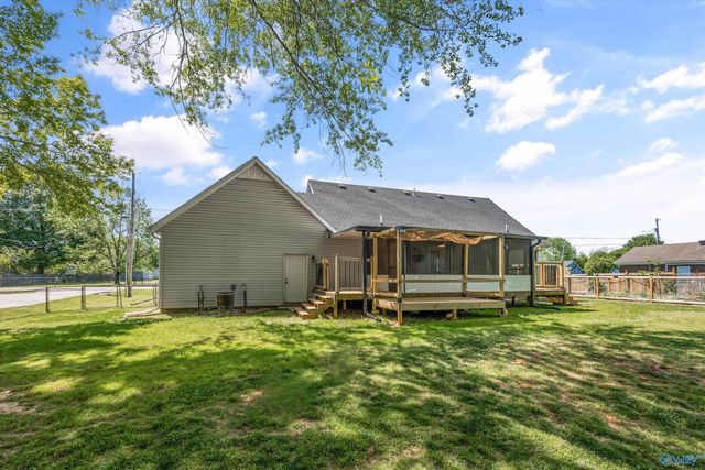 207 Backwood Trail, Hazel Green, AL 35750