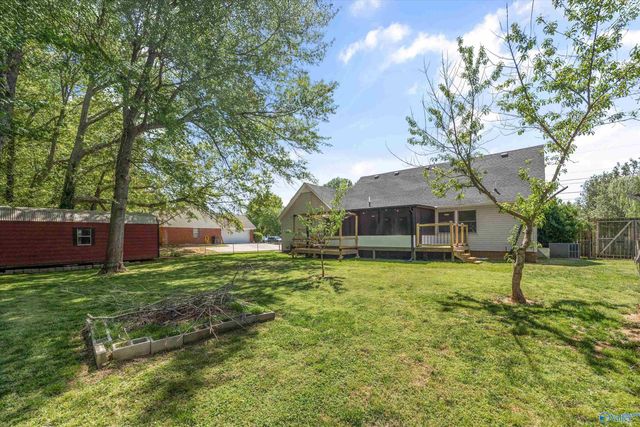 207 Backwood Trail, Hazel Green, AL 35750