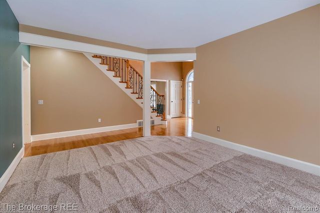 5475 Woodfield Parkway, Grand Blanc, MI 48439