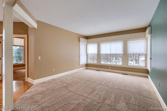 5475 Woodfield Parkway, Grand Blanc, MI 48439