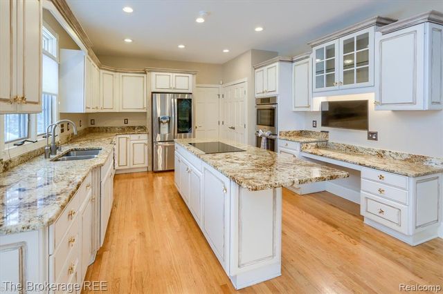 5475 Woodfield Parkway, Grand Blanc, MI 48439