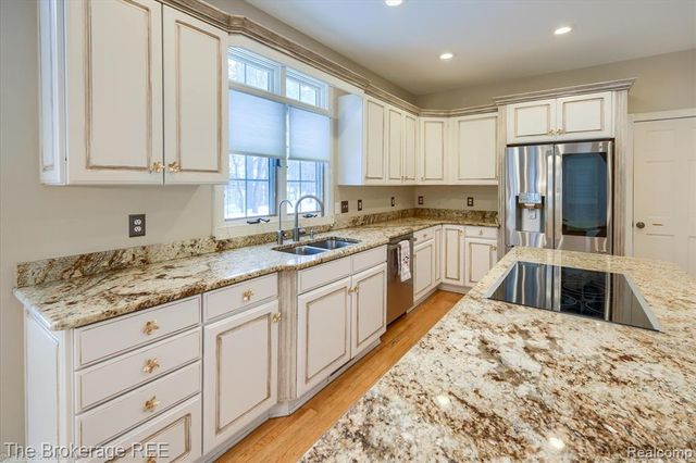 5475 Woodfield Parkway, Grand Blanc, MI 48439