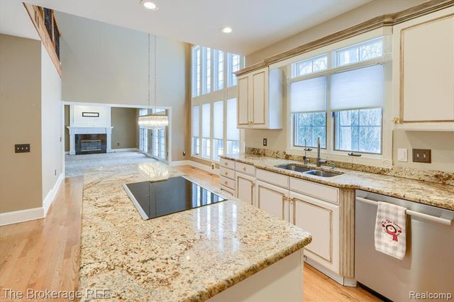 5475 Woodfield Parkway, Grand Blanc, MI 48439