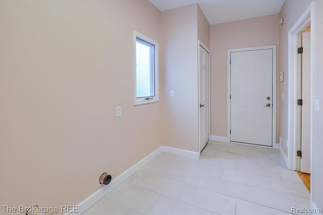 5475 Woodfield Parkway, Grand Blanc, MI 48439