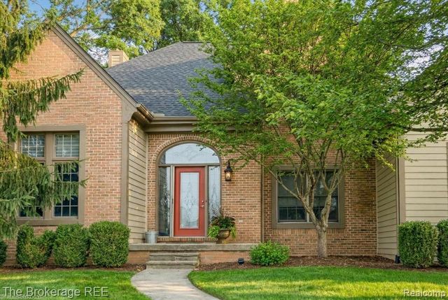 5475 Woodfield Parkway, Grand Blanc, MI 48439