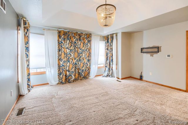 5475 Woodfield Parkway, Grand Blanc, MI 48439