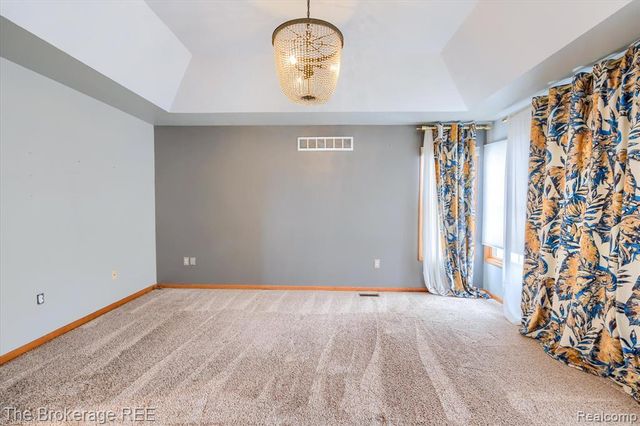 5475 Woodfield Parkway, Grand Blanc, MI 48439