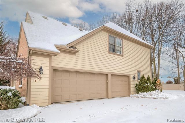 5475 Woodfield Parkway, Grand Blanc, MI 48439